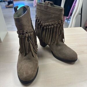Sbicca suede fringe boots